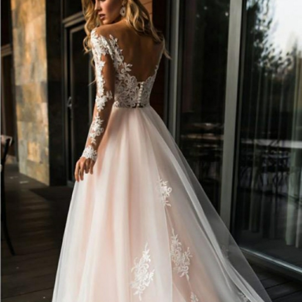 Long sleeve fully lined gown - Picture 4 of 7